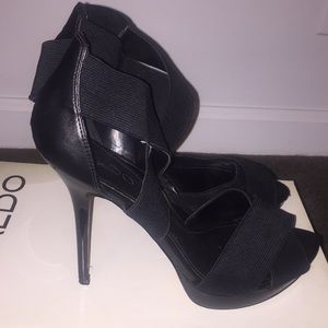 ALDO STRETCHY HEELS